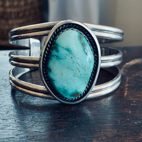 Jewelry - Vintage 78 gms Southwestern Turquoise Row Cuff Bracelet